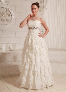 Pretty Lace and Chiffon Ruffled Wedding Dress in Floor-length