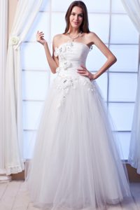 Popular Strapless Beaded Tulle Wedding Dress with Hand Made Flowers