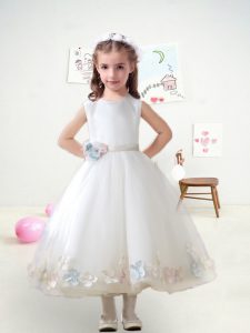 Graceful Ankle Length Zipper Flower Girl Dresses White for Wedding Party with Appliques and Belt and Hand Made Flower
