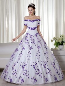 Attractive White Ball Gowns Off The Shoulder Short Sleeves Organza Floor Length Lace Up Embroidery Sweet 16 Quinceanera 