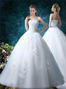 Fashion Lace Up Wedding Gown White for Wedding Party with Appliques Brush Train