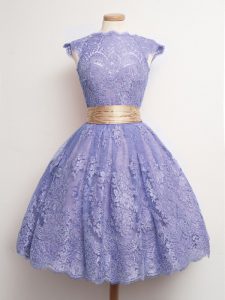 Cap Sleeves Lace Knee Length Lace Up Quinceanera Dama Dress in Lavender with Belt