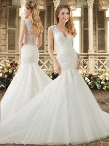 Unique Sleeveless Brush Train Clasp Handle Lace Wedding Gown