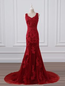 Cute Lace V-neck Sleeveless Brush Train Zipper Lace and Appliques Mother of the Bride Dress in Red