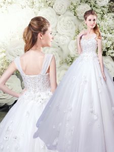 White Sleeveless Floor Length Appliques Lace Up Wedding Gowns