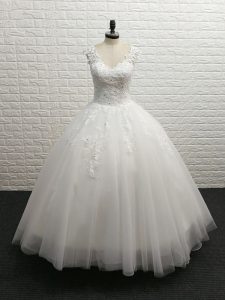 Inexpensive White Sleeveless Lace Clasp Handle Wedding Dress