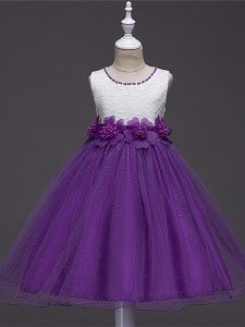 Elegant Sleeveless Tulle Knee Length Zipper Toddler Flower Girl Dress in Purple with Lace and Hand Made Flower