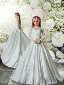 Simple White Flower Girl Dresses for Less Wedding Party with Lace V-neck Long Sleeves Brush Train Clasp Handle