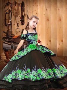 Attractive Short Sleeves Organza Brush Train Lace Up Kids Pageant Dress in Black with Embroidery and Ruffled Layers