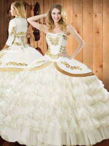 Dynamic Organza and Taffeta Strapless Sleeveless Lace Up Embroidery and Ruffled Layers Sweet 16 Dresses in White