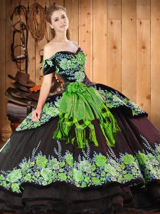 Black Ball Gowns Organza Off The Shoulder Short Sleeves Embroidery and Hand Made Flower Floor Length Lace Up Vestidos de