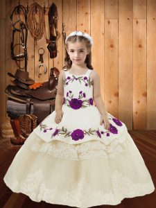 White Sleeveless Floor Length Lace and Embroidery Lace Up Little Girls Pageant Gowns