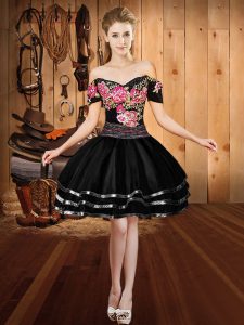 Black Ball Gowns Organza Off The Shoulder Short Sleeves Embroidery and Ruffled Layers Knee Length Lace Up Prom Dress
