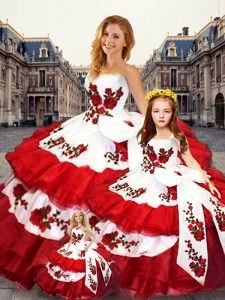 Floor Length Ball Gowns Sleeveless White And Red Quinceanera Gown Lace Up