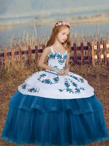 Sleeveless Floor Length Embroidery Lace Up Little Girls Pageant Dress with Blue