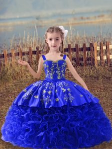 Perfect Royal Blue Ball Gowns Embroidery Little Girl Pageant Dress Lace Up Fabric With Rolling Flowers Sleeveless