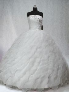 Amazing White 15 Quinceanera Dress Party and Sweet 16 and Wedding Party with Beading and Ruching Strapless Sleeveless Br