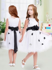 Gorgeous Appliques and Hand Made Flower Toddler Flower Girl Dress White Zipper Sleeveless Knee Length