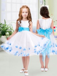 White A-line Tulle Scoop Sleeveless Appliques and Belt Knee Length Zipper Flower Girl Dress