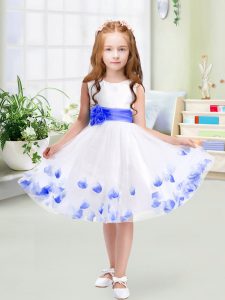 Discount White Sleeveless Knee Length Appliques and Belt Zipper Flower Girl Dresses