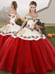 Stylish Off The Shoulder Sleeveless Sweet 16 Quinceanera Dress Floor Length Embroidery White And Red Organza