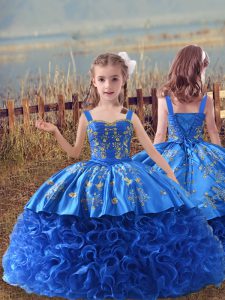 Beautiful Lace Up Child Pageant Dress Blue for Wedding Party with Embroidery Sweep Train