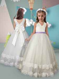 Sleeveless Tulle Floor Length Clasp Handle Flower Girl Dress in White with Lace and Bowknot