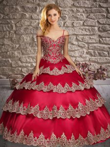 Appliques and Ruffled Layers Vestidos de Quinceanera Wine Red Lace Up Sleeveless Floor Length