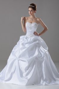 Custom Design White Sweetheart Lace Up Embroidery and Pick Ups and Hand Made Flower Wedding Gown Brush Train Sleeveless