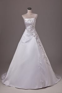 Best Selling Sleeveless Embroidery Lace Up Wedding Dresses with White Brush Train