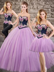 Sweetheart Sleeveless Tulle Quinceanera Gowns Embroidery Sweep Train Lace Up