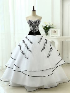 Sweet Sleeveless Organza Floor Length Lace Up 15 Quinceanera Dress in White with Beading and Appliques