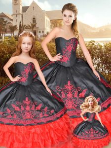Fantastic Sleeveless Lace Up Embroidery Quinceanera Gowns