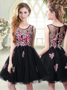 Charming Black Scoop Zipper Embroidery Prom Dress Sleeveless