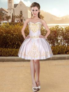 Inexpensive Sweetheart Sleeveless Prom Dress Knee Length Beading and Embroidery White Satin