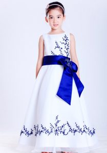 White and Blue Scoop Embroidery Flower Girl Dresses in Satin and Organza