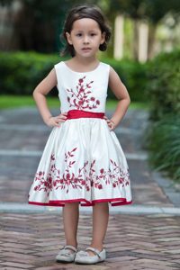 Taffeta Embroidery Flower Girl Dresses in White and Red to Tea-length