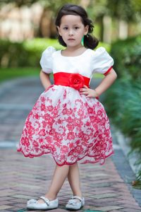Cute White Knee-length Taffeta and Organza Flower Girl Dress with Flower