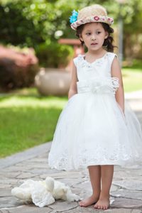White Ball Gown Taffeta and Organza Flower Girl Dresses with Flowers