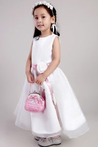 White Scoop Organza Dresses for Kid with Belt and Handle Flowers