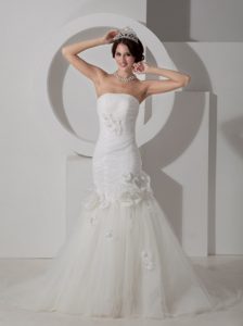 Beautiful Mermaid Strapless Tulle Ruched Wedding Dress with Hand Made Flowers