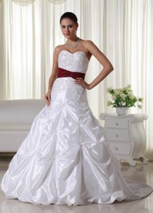 Sweetheart Zipper-up Magnificent Taffeta Wedding Dress with Appliques
