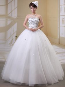 Sweetheart Tulle Luxurious Long Summer Wedding Dresses with Lace-up Back