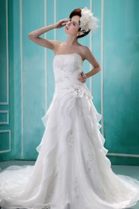 Modern Beaded Strapless Organza Wedding Dress with Ruffles for Fall