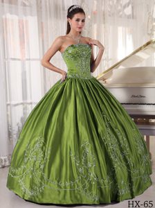 Strapless Low Price Satin Yellow Green Sweet 15 Dresses with Embroidery