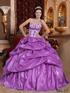 Clearance Lavender Pick-ups Taffeta Sweet Sixteen Dresses with White Appliques
