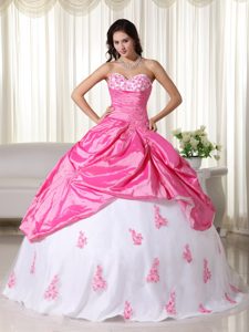 Pink And White Appliqued Sweet Sixteen Dresses with Sweetheart Neck in Taffeta