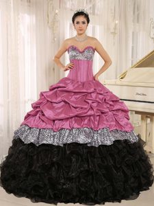 Sweetheart Ruffled Dresses for Quinceanera with Pick-ups in Rose Pink and Black