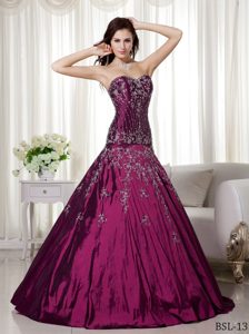 Burgundy Sweetheart 2013 Sweet 15 Dresses with Beads and Embroidery in Taffeta