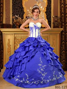 Sweetheart Ruffled Quinceanera Dresses in Royal Blue and White with Embroidery